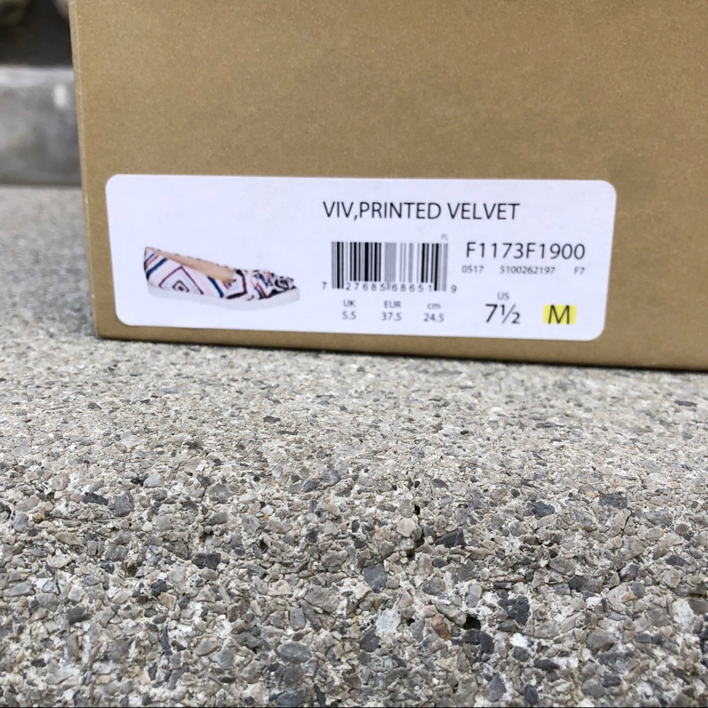 3 🟪 for $40 
Dr Scholl’s Printed Velvet Viv Sneaker NIB 7.5 - Picture 9 of 9